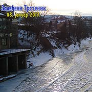 Grad je okovan ledom i mrazom. Temperatura se ove noći spustila na -18 °C, a u podne se popela na samo -11 °C; Morava se zaledila, Trstenik 08. januar 2017. god.